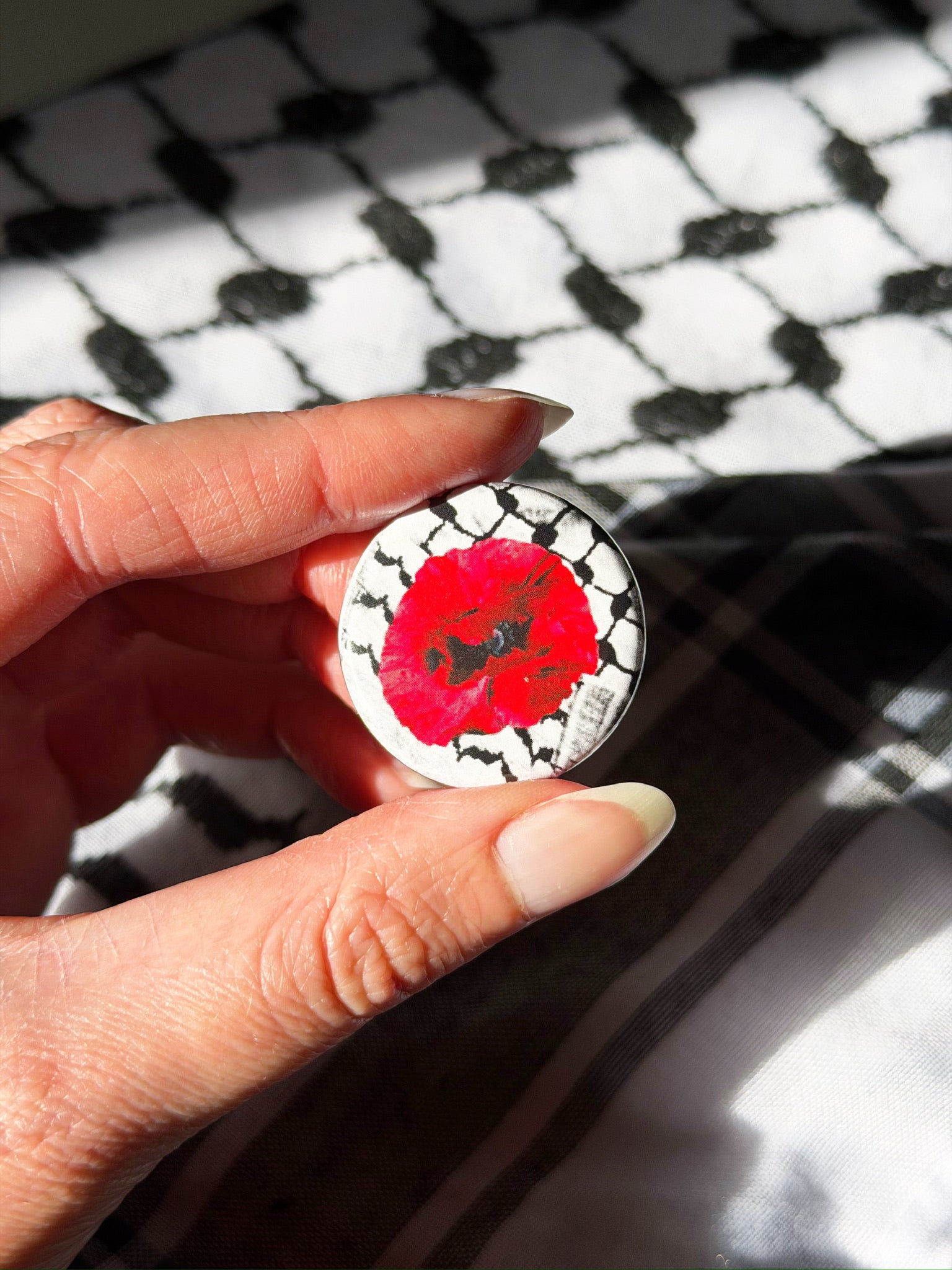 FREE PALESTINE BUTTONS (100% SALES TO A FAMILY IN GAZA)