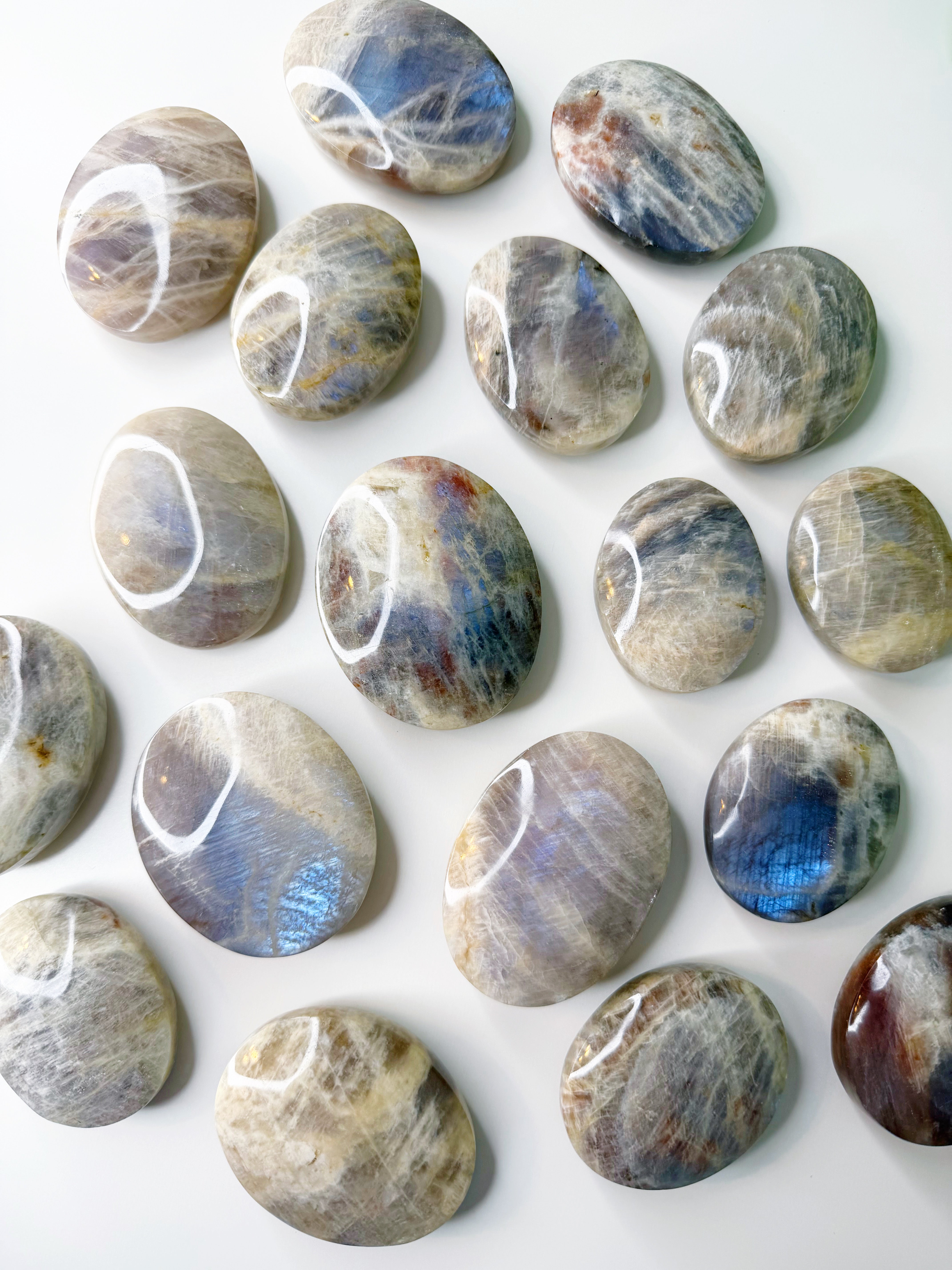 SUNSTONE MOONSTONE PALM STONE
