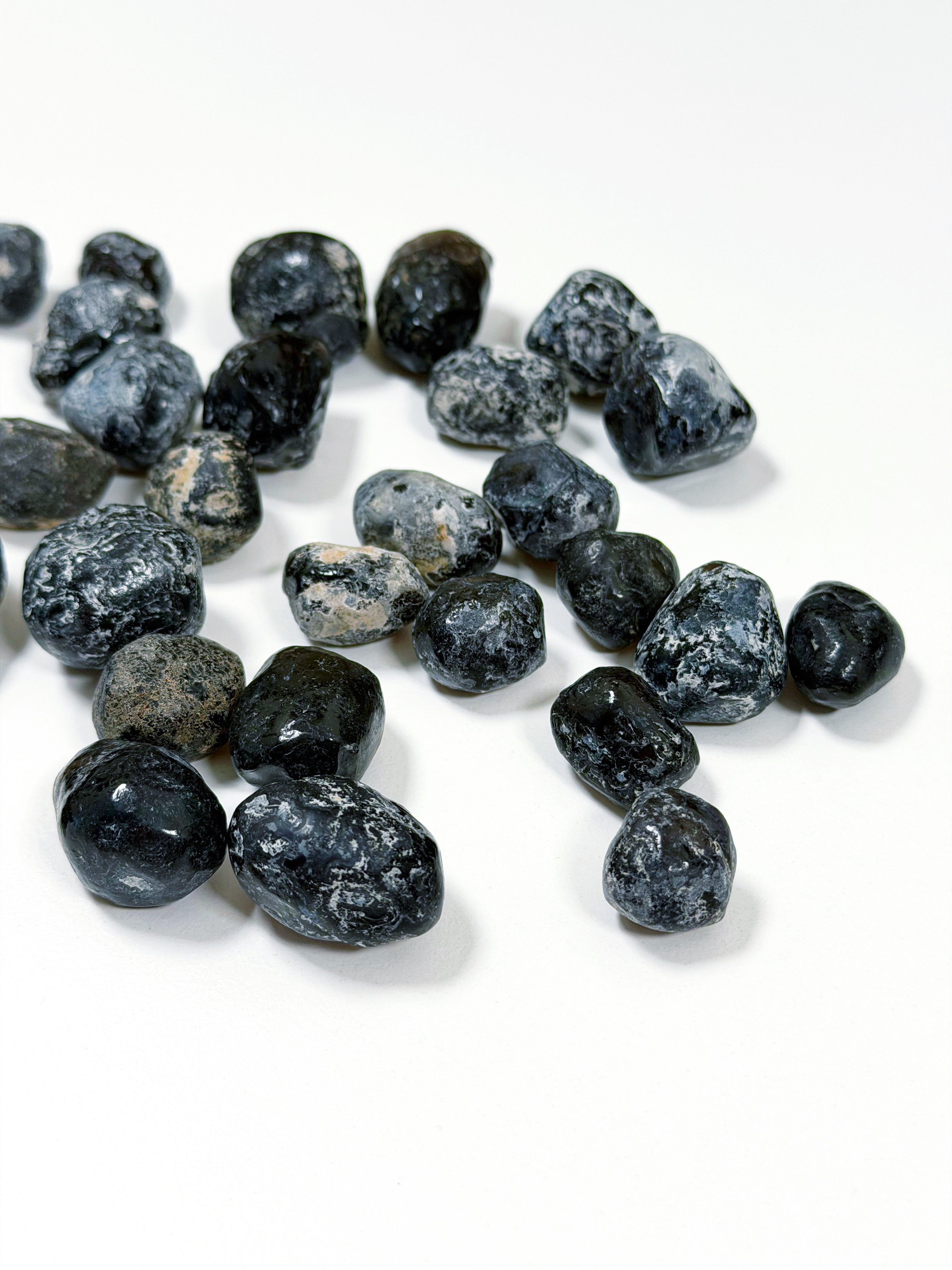 APACHE TEARS OBSIDIAN - RAW