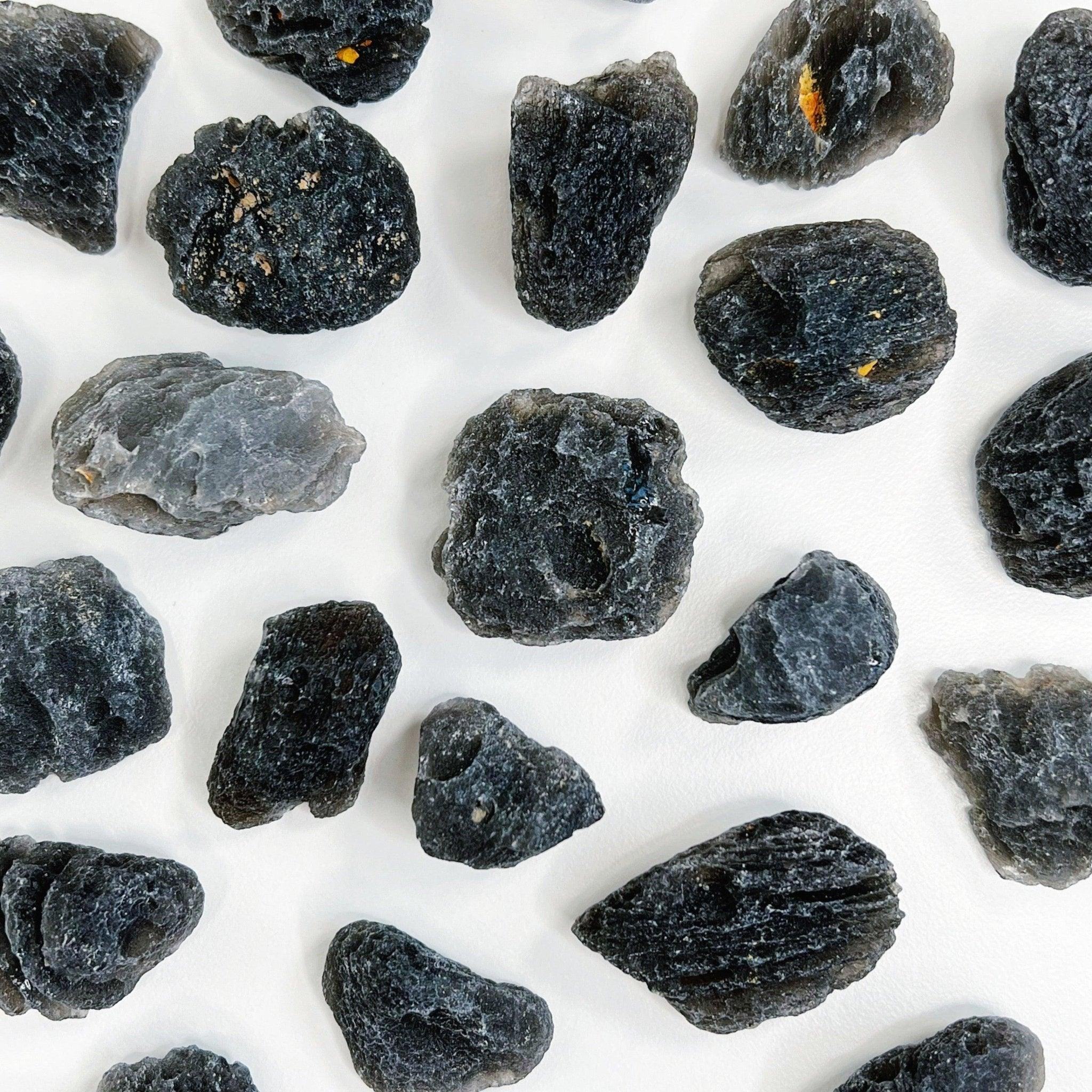 AGNI MANITITE (TEKTITE/PSEUDOTEKTITE) - agni manitite, pseudotektite, tektite - The Mineral Maven