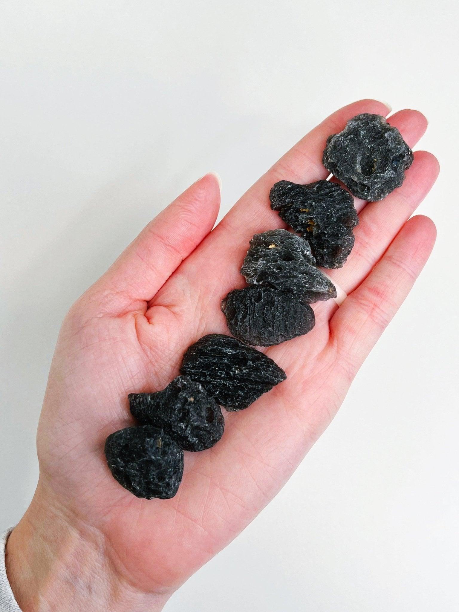 AGNI MANITITE (TEKTITE/PSEUDOTEKTITE) - agni manitite, pseudotektite, tektite - The Mineral Maven