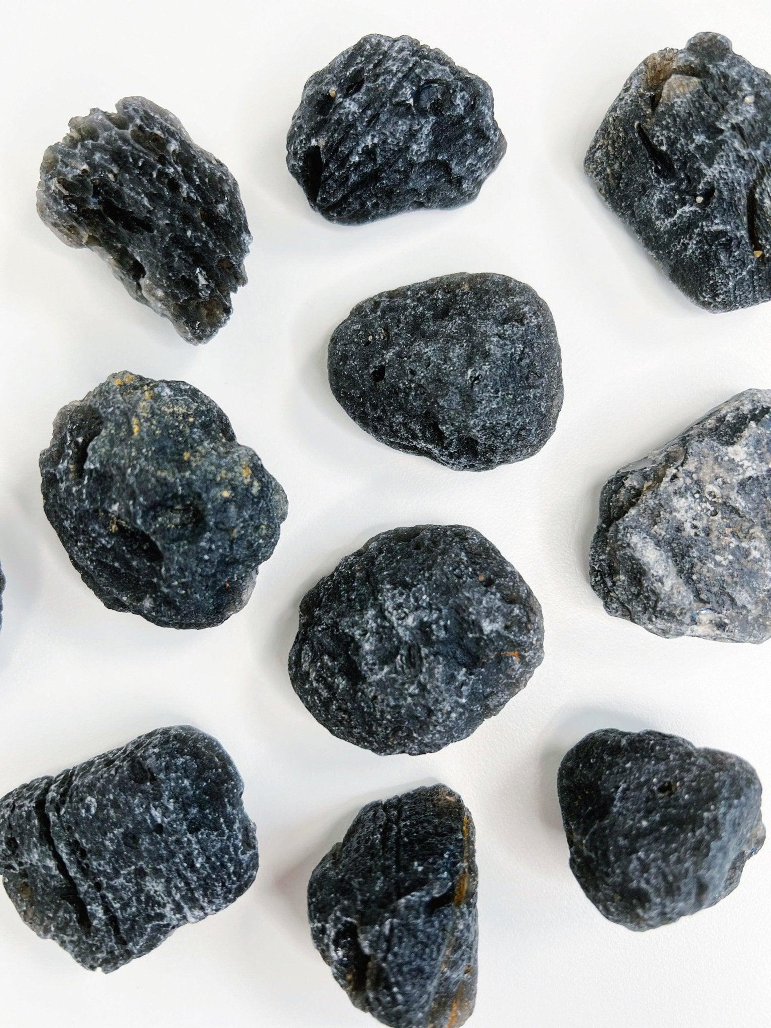 AGNI MANITITE (TEKTITE/PSEUDOTEKTITE) - agni manitite, pseudotektite, tektite - The Mineral Maven