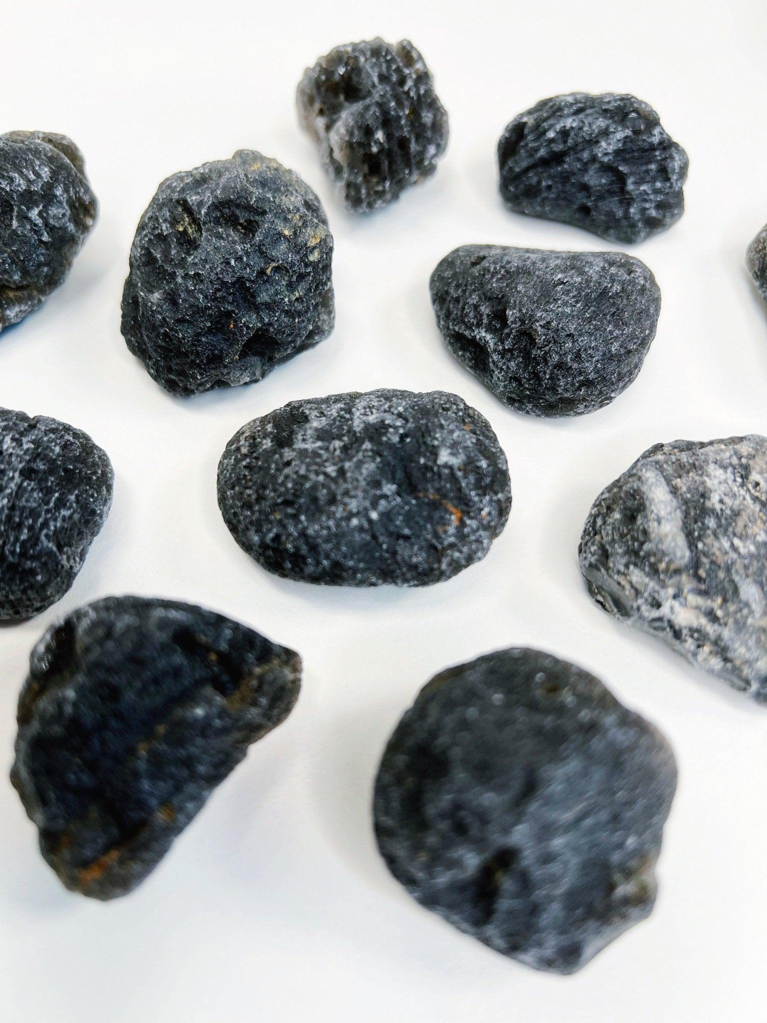 AGNI MANITITE (TEKTITE/PSEUDOTEKTITE) - agni manitite, pseudotektite, tektite - The Mineral Maven
