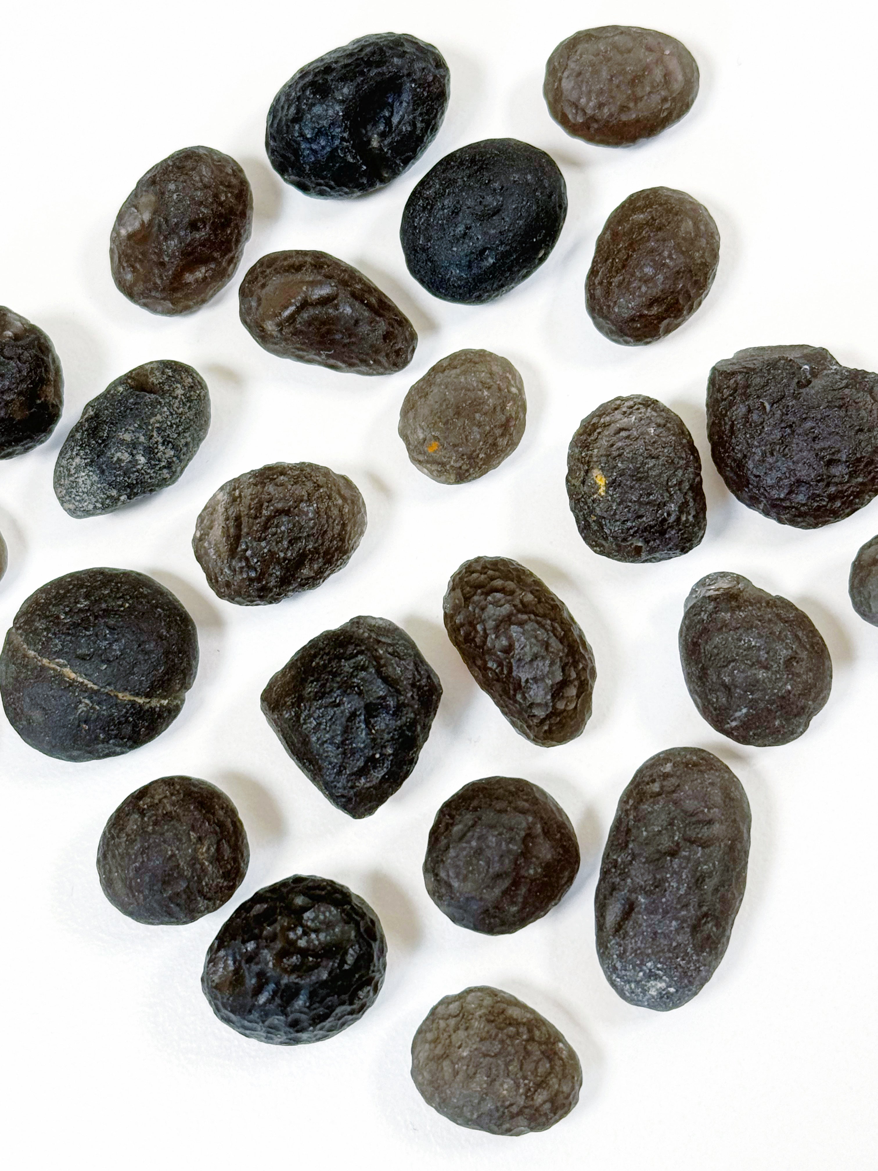 COLOMBIANITE (TEKTITE/PSEUDOTEKTITE) - colombianite, pseudotektite, tektite - The Mineral Maven
