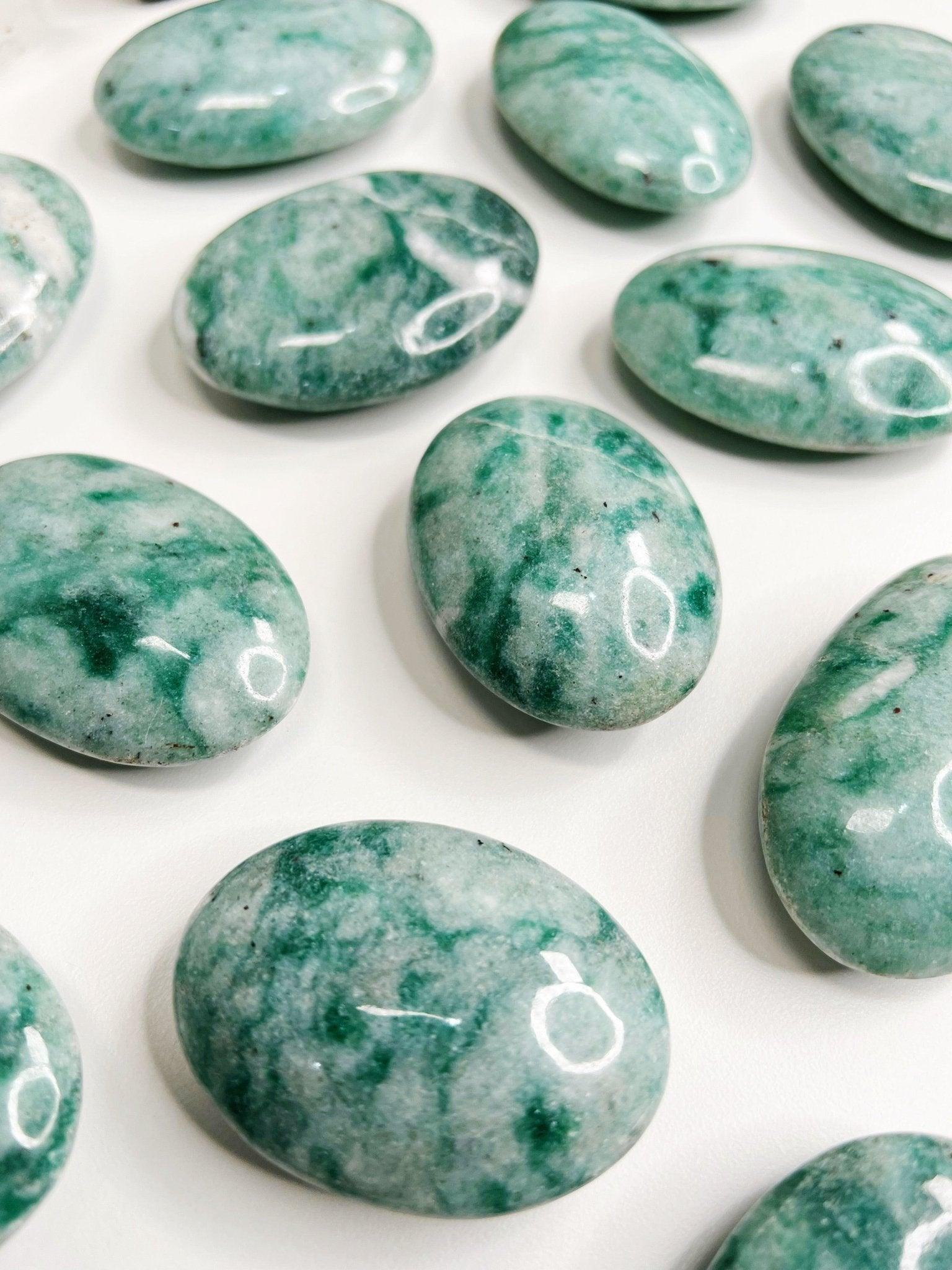 FUCHSITE PALM STONE - 33 bday, 444 sale, Black Friday sale, end of year sale, holiday sale, new year sale, palm, palm stone, palmstone - The Mineral Maven