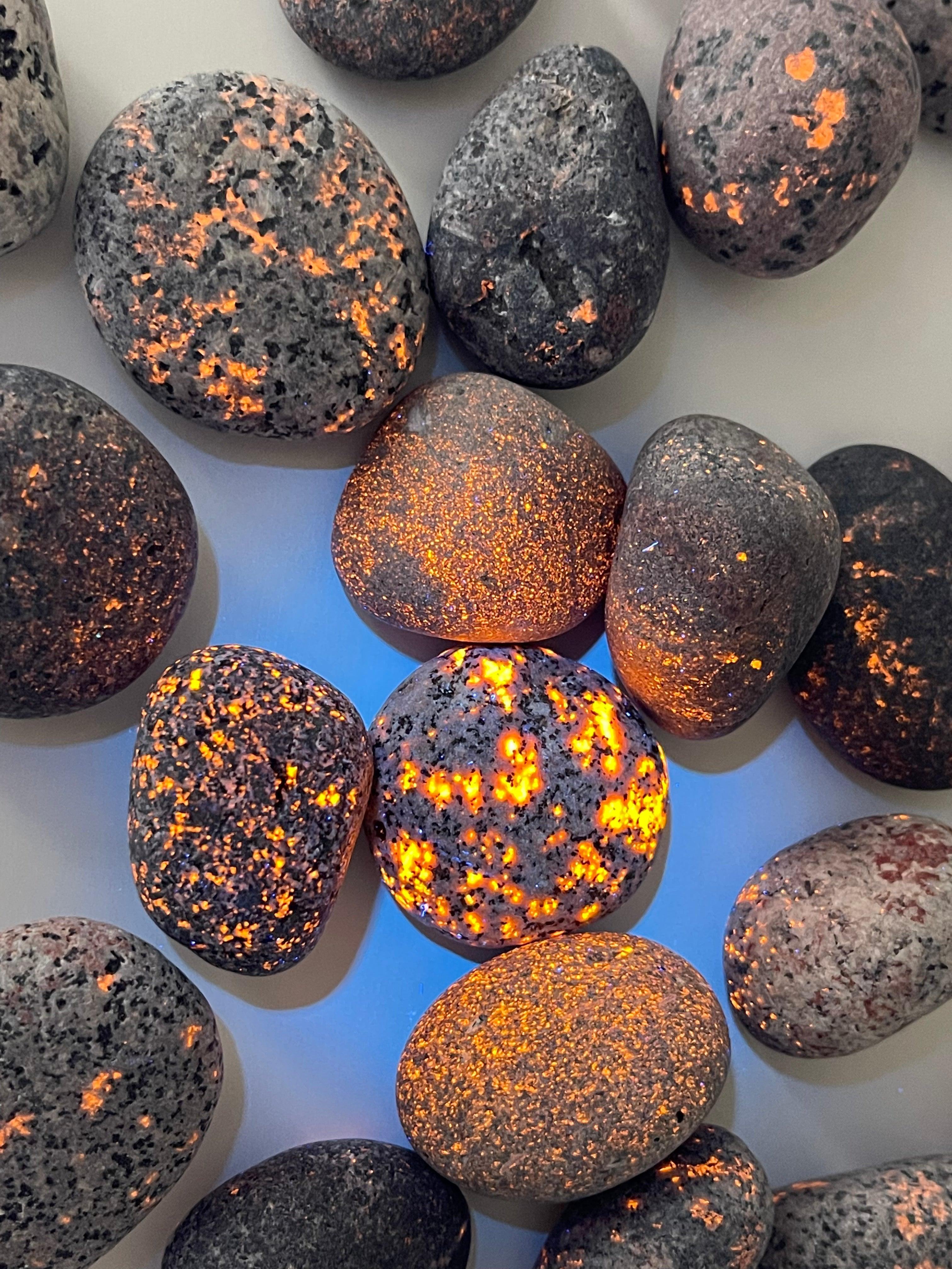 LAKE SUPERIOR "FIRELITE" UV STONE - Black Friday sale, emberlite, firelite, lake superior, pocket crystal, tumble, uv fluorescent, yooperlite - The Mineral Maven