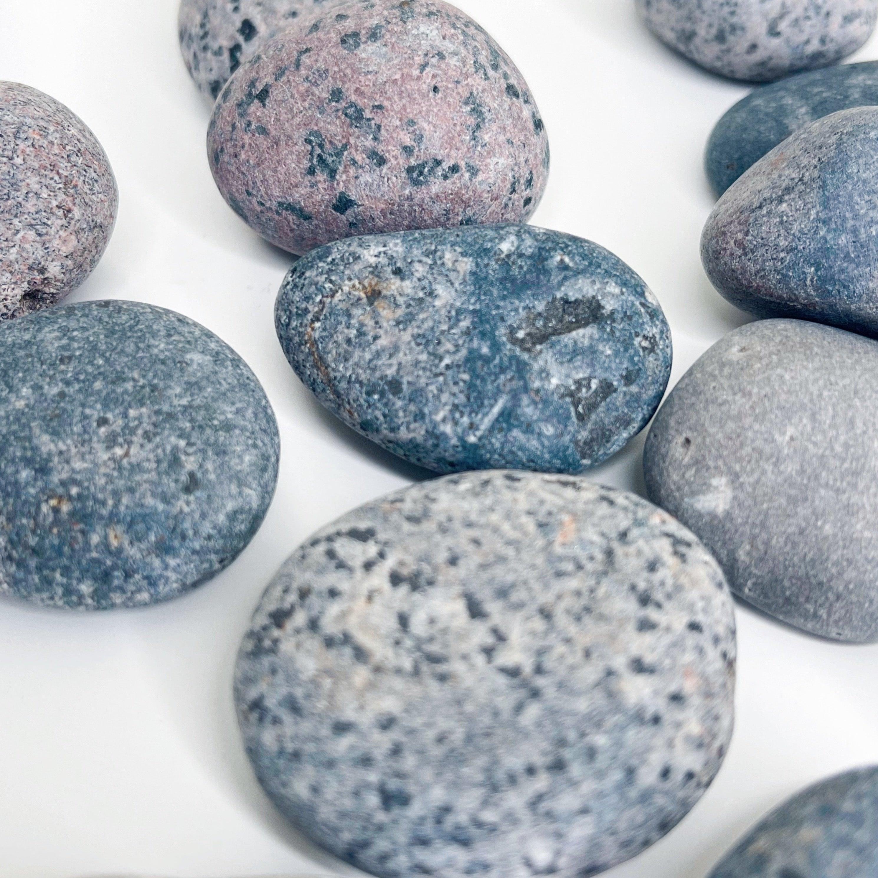 LAKE SUPERIOR "FIRELITE" UV STONE - Black Friday sale, emberlite, firelite, lake superior, pocket crystal, tumble, uv fluorescent, yooperlite - The Mineral Maven