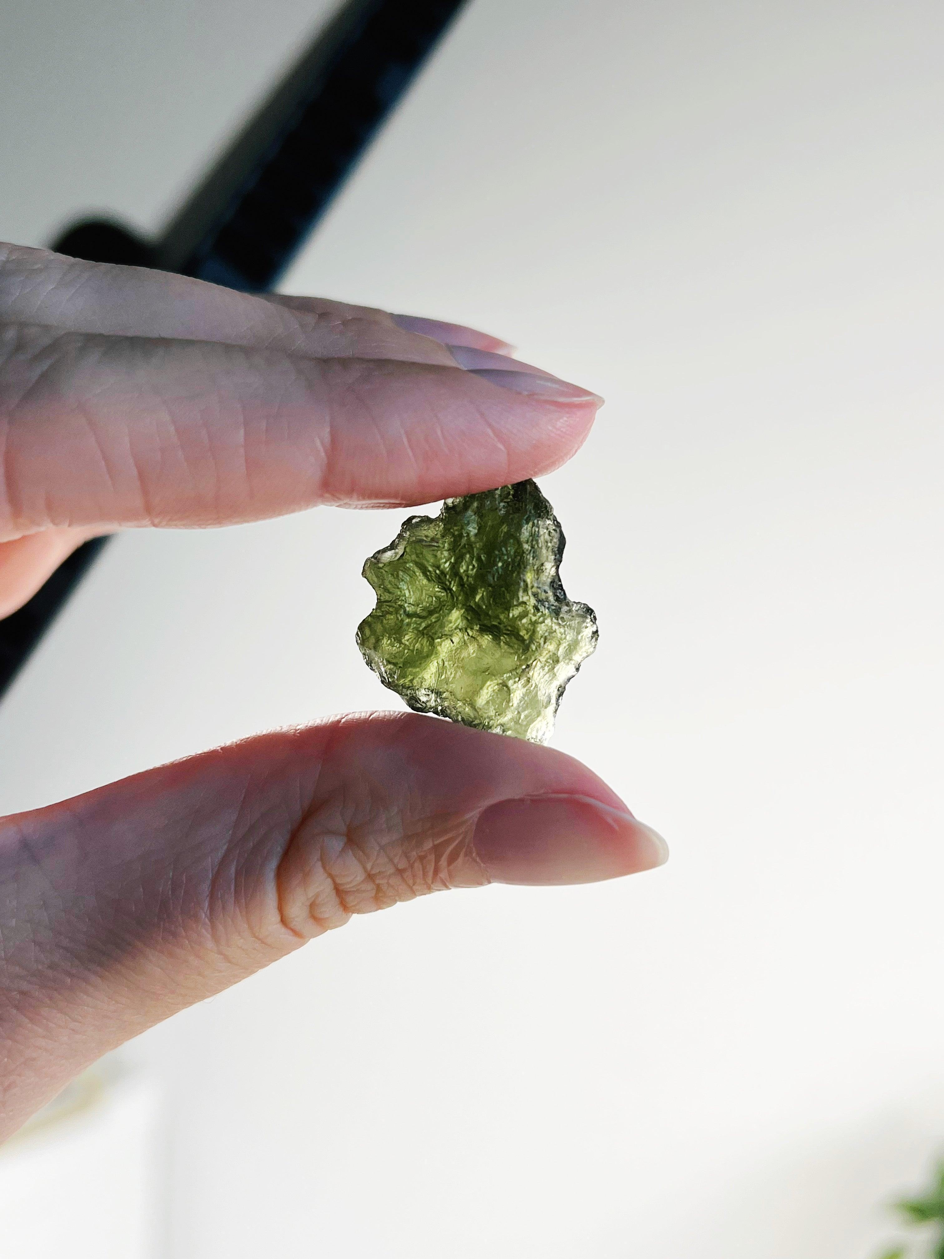 MOLDAVITE 4 - moldavite, tektite - The Mineral Maven