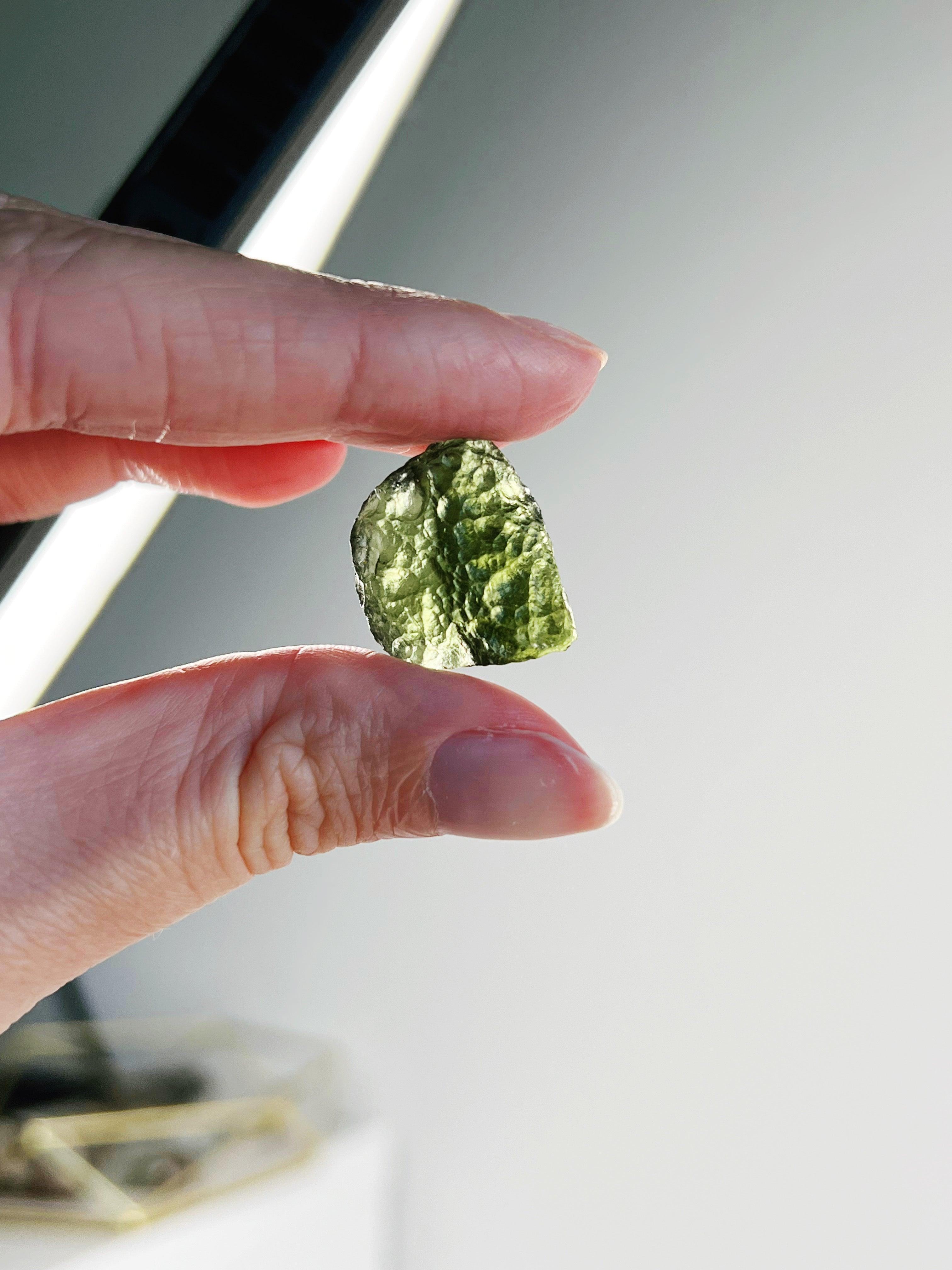MOLDAVITE 7 - moldavite, tektite - The Mineral Maven