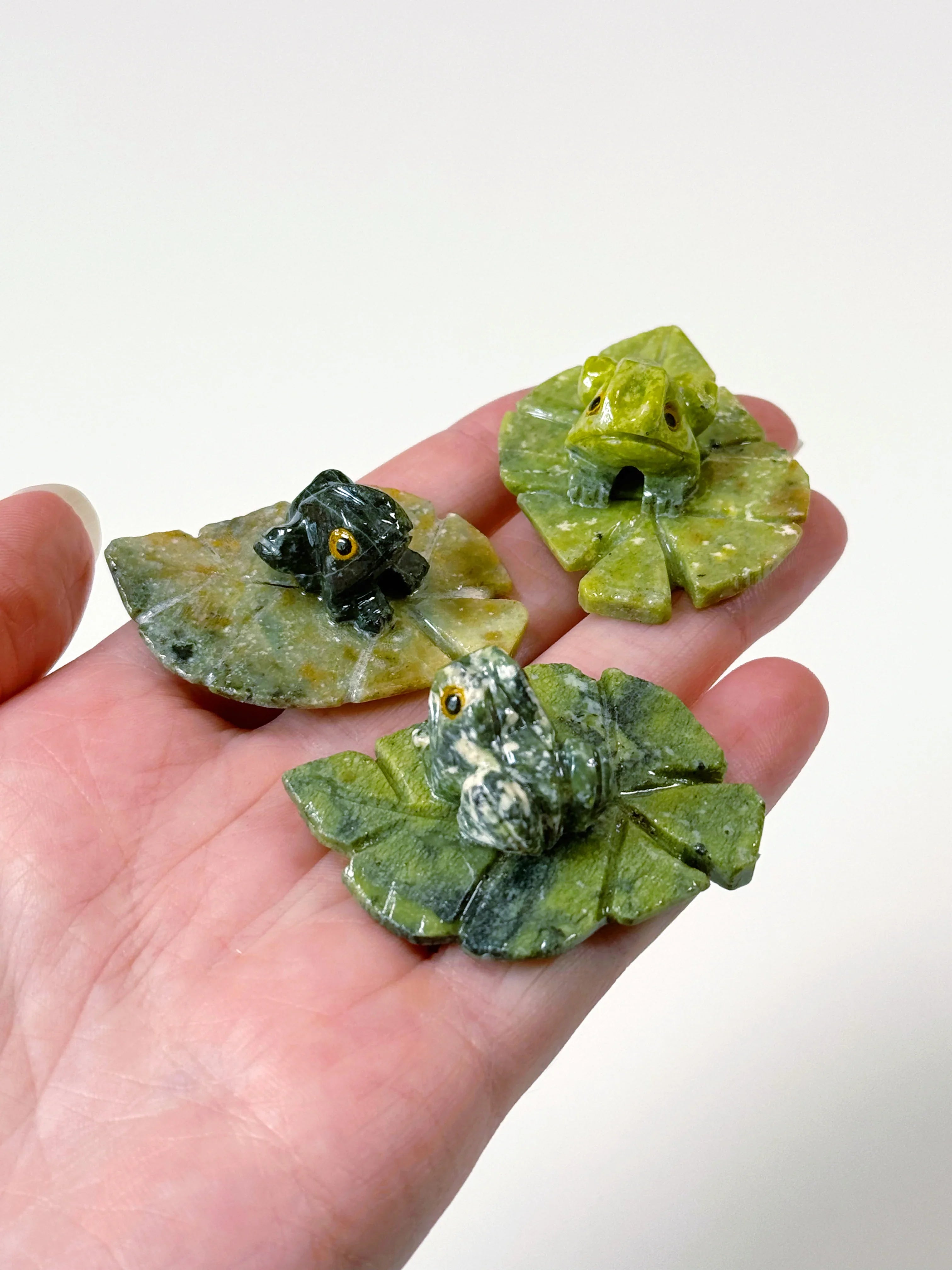 SERPENTINE MINI FROG ON LEAF - crystal critter, crystal frog, frog, frog on leaf, mini frog, serpentine, serpentinite - The Mineral Maven